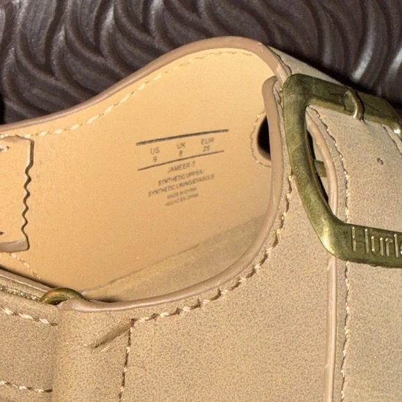 Hurley brand Tan Kids Sandals with Velcro Straps - Picture 4 of 5